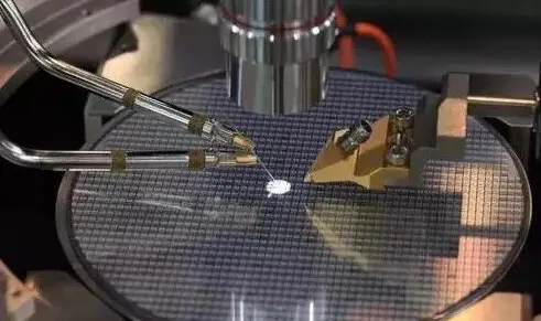 Quartz Grooved Rods & Precision Fused Silica Alignment Components 4 半导体2