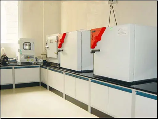 Quartz Petri Dish | High Purity Fused Silica for UV & High-Temp Applications 4 高温实验 1